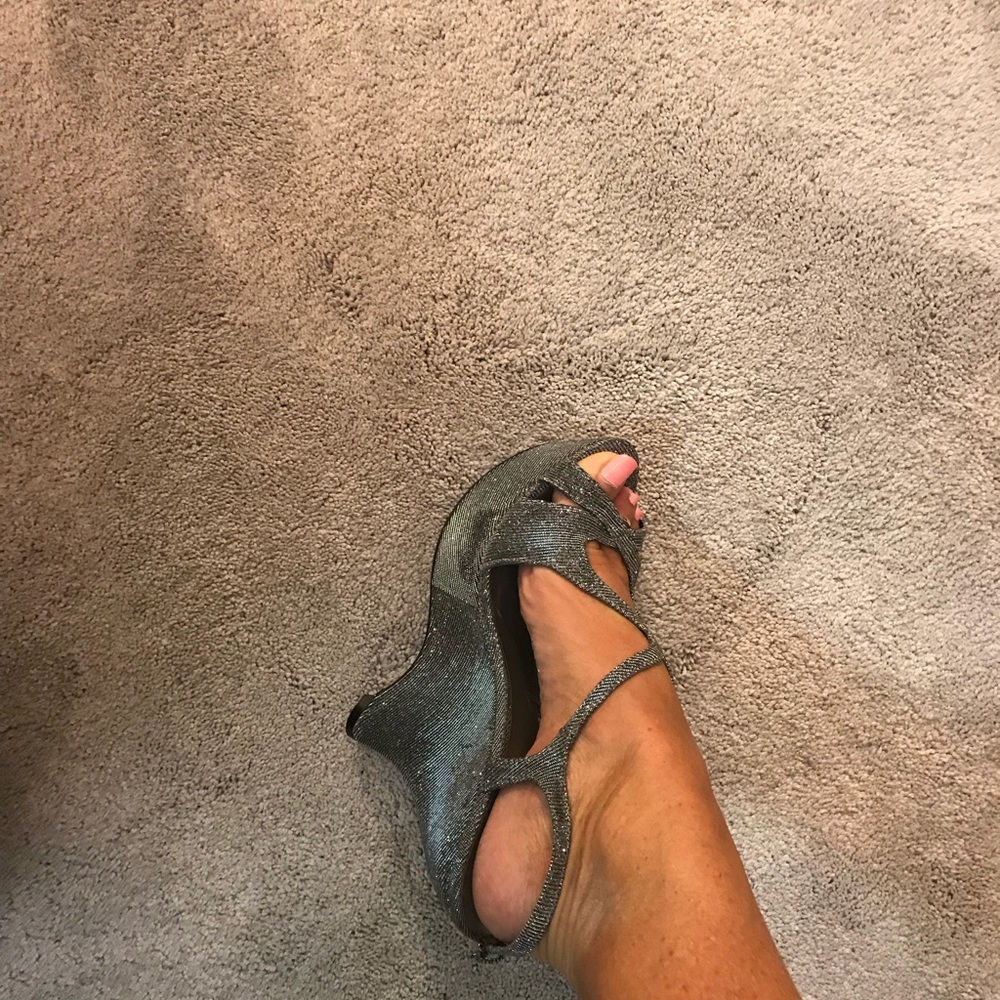 Dazzling Guess heels - Picture 7 of 7